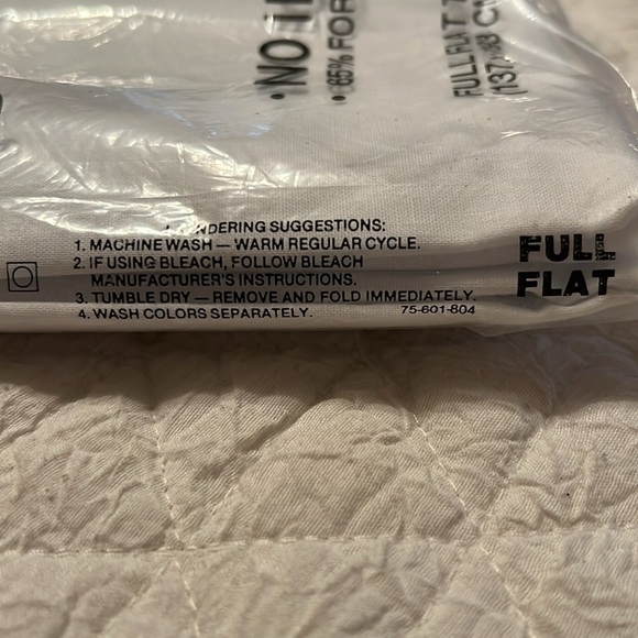 White full size flat sheet. - Picture 4 of 4